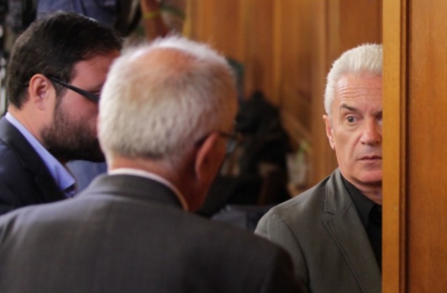 Сидеров ударил варненски полицай с юмрук в лицето