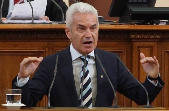 ГЕРБ осъди поведението на Сидеров на Летище-Варна, пак поиска оставката му