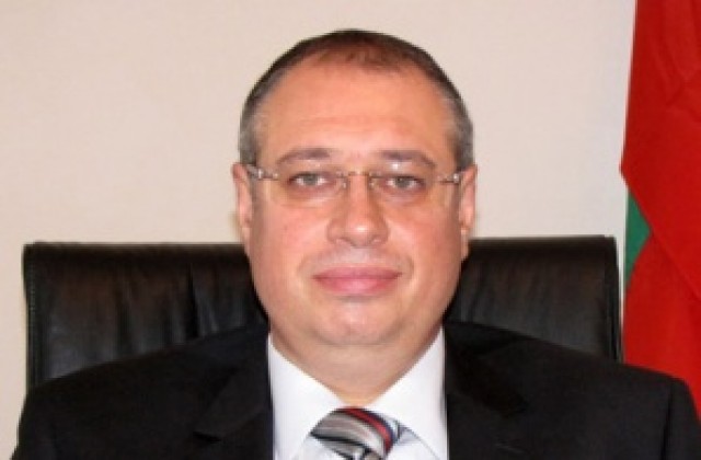 Губернаторът се закани да връща още решения, ако не са спазени процедурите