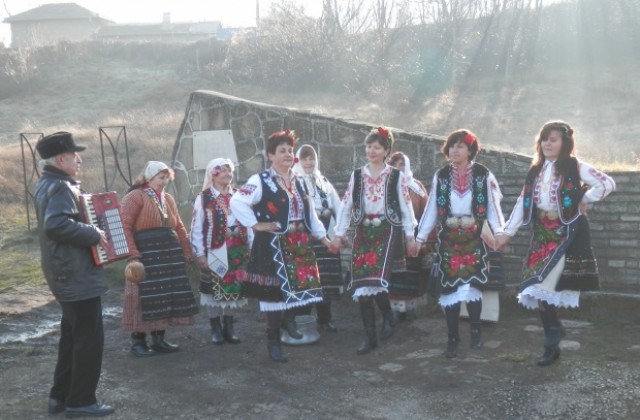 Иванови влачуги пресъздадоха в Караисен