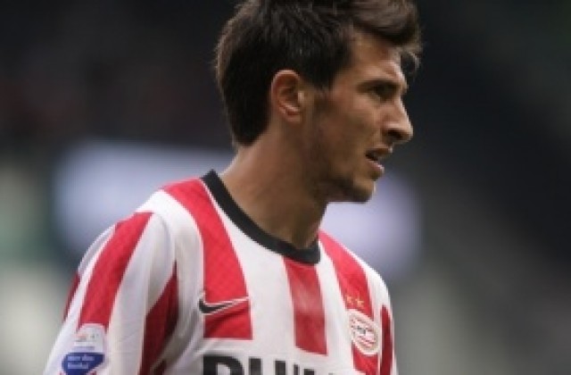 Манолев на лагер с ПСВ, но с втория отбор