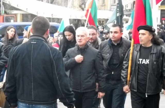 Сидеров няма да се откаже от имунитета си, ще съди полицай