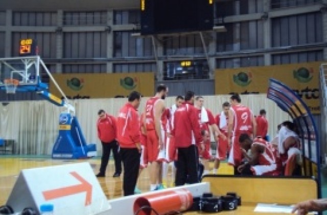 СНИМКИ: Лукойл победи Арис в контрола