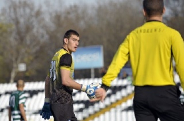 Георги Иванов има спешна нужда от вратар