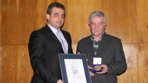 Удостоиха Стефан Цанев с литературната награда Ст Михайловски на церемония