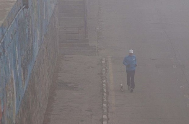 Намалена видимост заради мъгла