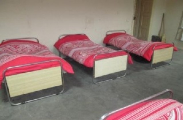 Русенската болница направи дарение на приюта за бездомни Добрият самарянин