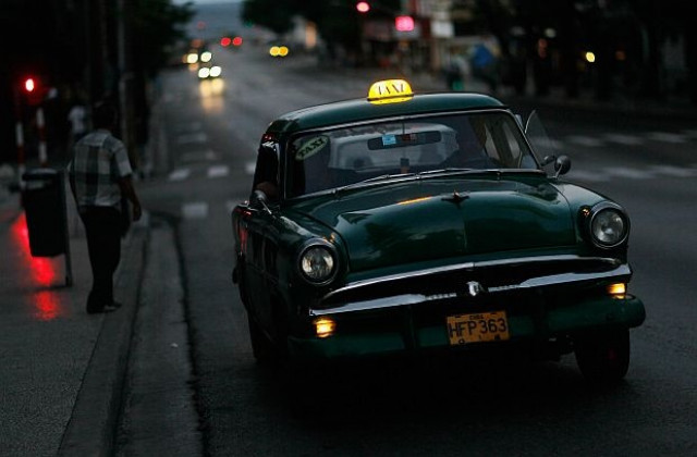 Таксиметровите шофьори в Куба ще работят за себе си
