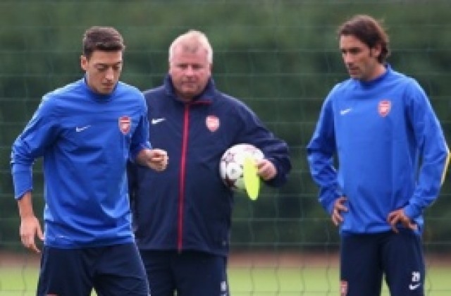 Жиру и Йозил пред завръщане за Арсенал