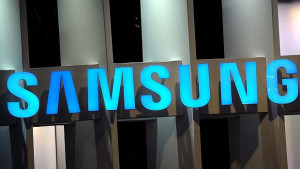 Samsung пуска смартфон със сензор за очи