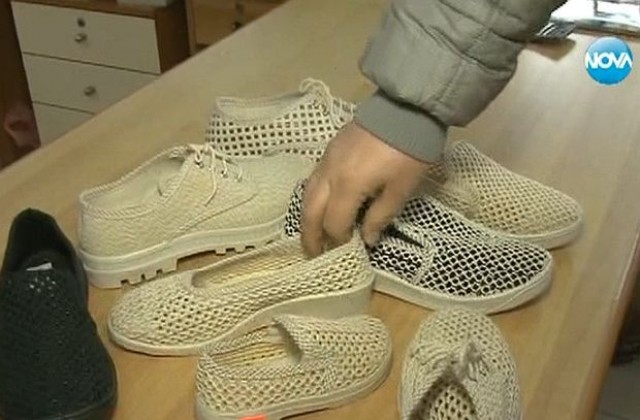 Българските плетени обувки са хит в Щатите