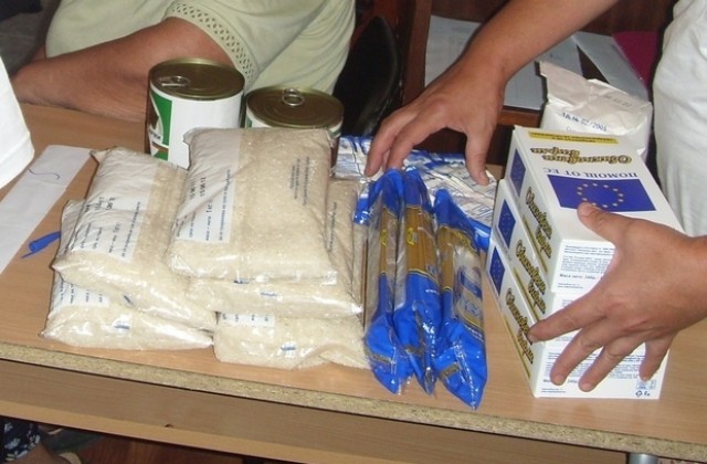 Социални и здравни заведения получават нераздадени хранителни помощи