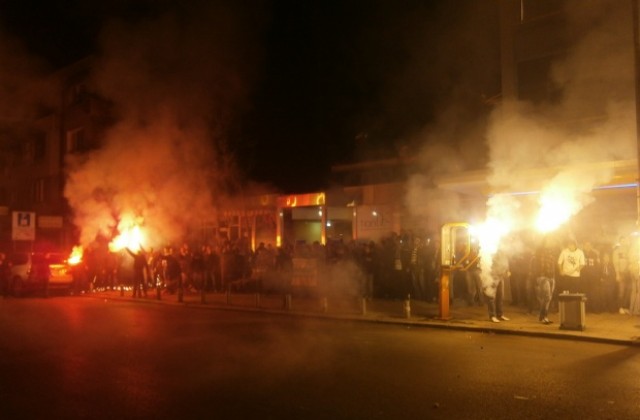 „Торсида Кюстендил с нов фен клуб. Сред гостите Христо Йовов и Димитър Иванков