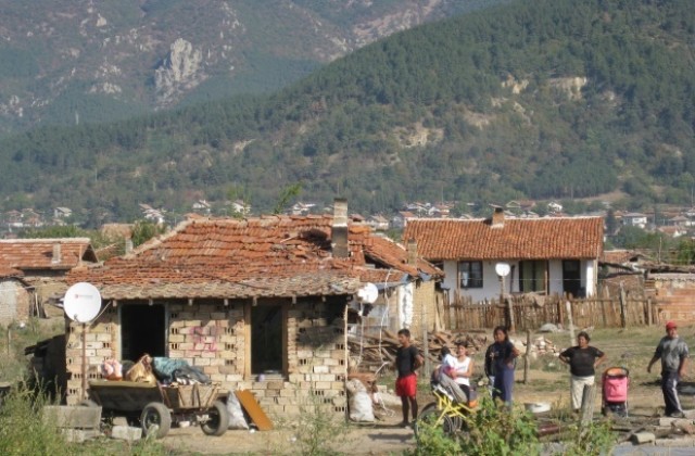 Приключва проектът за жилищните проблеми на ромите