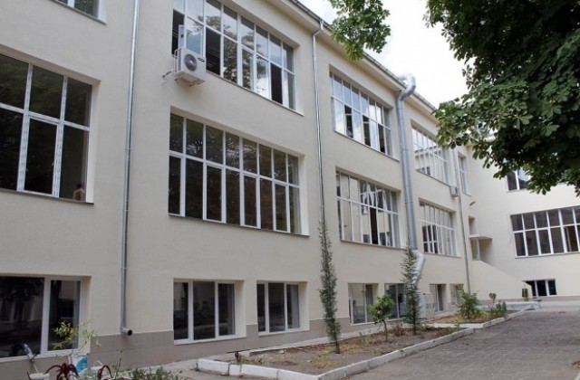 Санкционират фирми за забавени ремонти