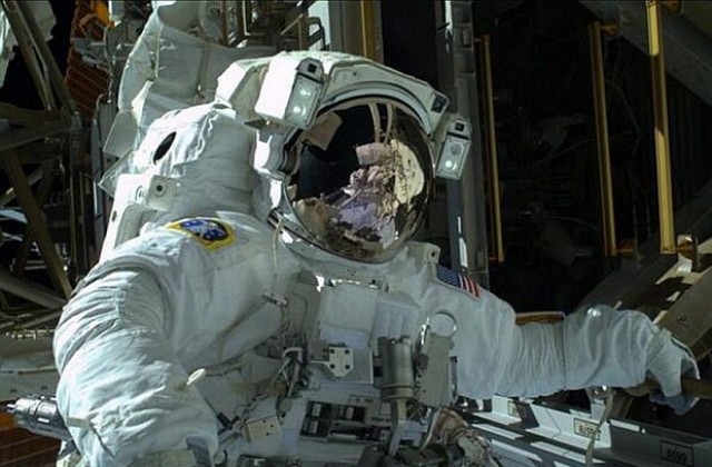 Космонавтите и от МКС получиха коледните си подаръци