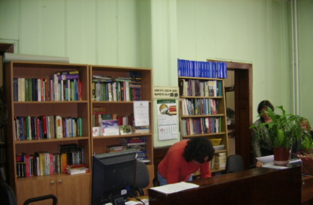 75 000 книги и документи са били заети през 2013 г. от РБ Емануил Попдимитров