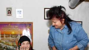 Подариха 2 тона дърва на 107годишна рожденичка в Разградско