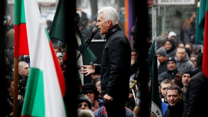 Атака Близки до полицая Колев нападнаха централата ни във Варна