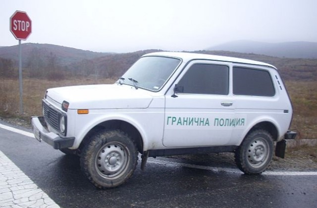 Задържаха група афганистански бежанци
