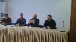 От Синьо единство твърдят че има подмяна на десницата с