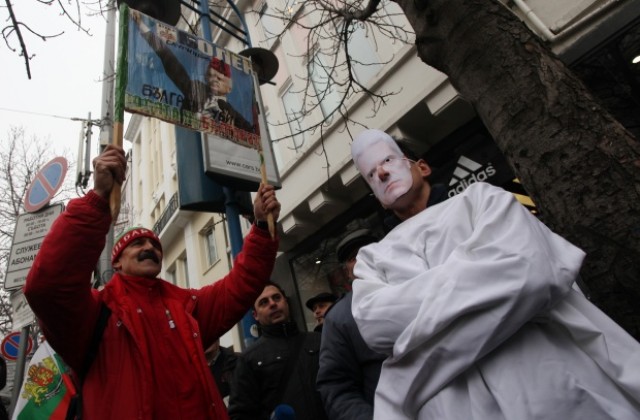 Протест срещу Волен Сидеров във Варна