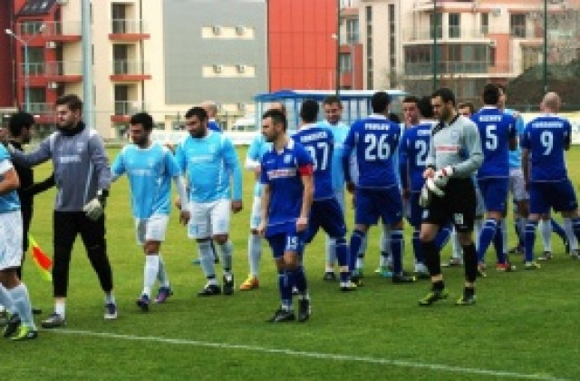 Черноморец започна контролите с победа