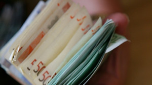 Над 40 от българите в Кипър получават под 800 евро