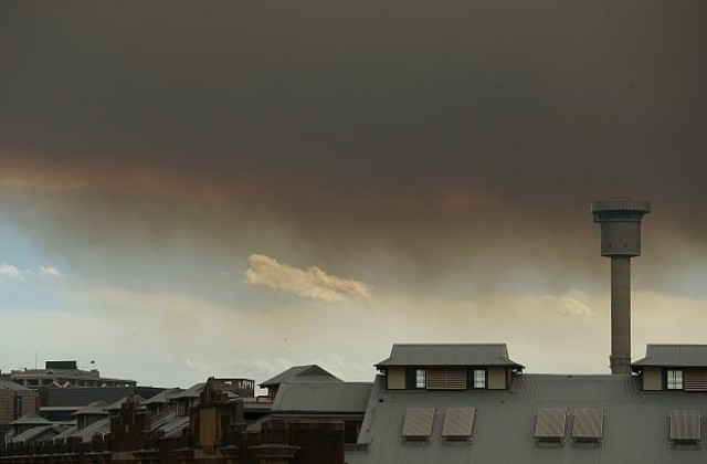 Гръмотевични бури подпалиха десетки пожари в Австралия