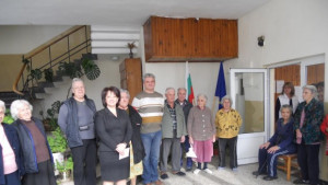 Областният управител дари лични средства на Дома за стари хора