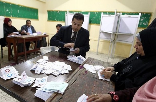 Почти всички гласували на референдума в Египет подкрепили новата конституция