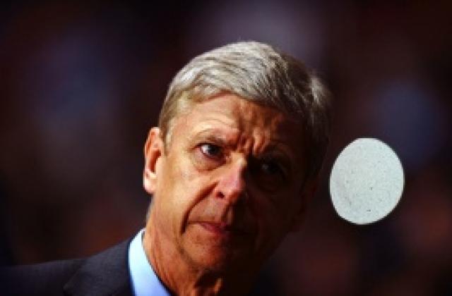 Венгер увеличи щаба си с учен от Уест Хем