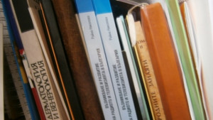 Книги за библиотеката в габровската болница по инициатива на Моника