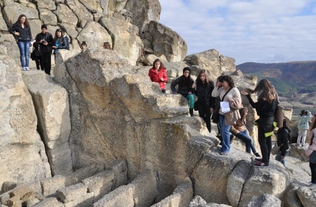 Затягат туристическия режим на Перперикон заради съмнения в източване на средства