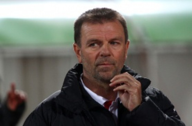 Стойчо Младенов: Приоритет остава стабилизирането на клуба