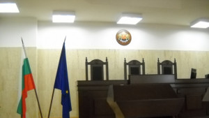 Гледат мярката за неотклонение на заподозрения за убийството в Казанлък