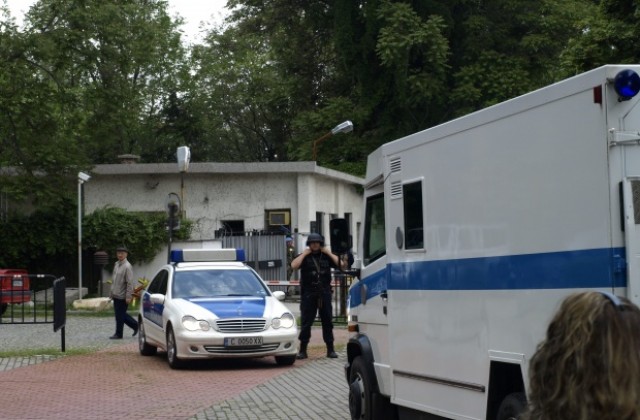 Задържаха фалшификатори при спецакция в Карлово