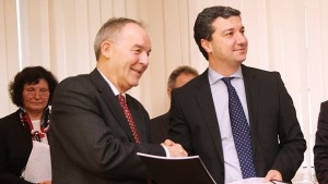 Водят се преговори за намаляване на цената на синьото гориво