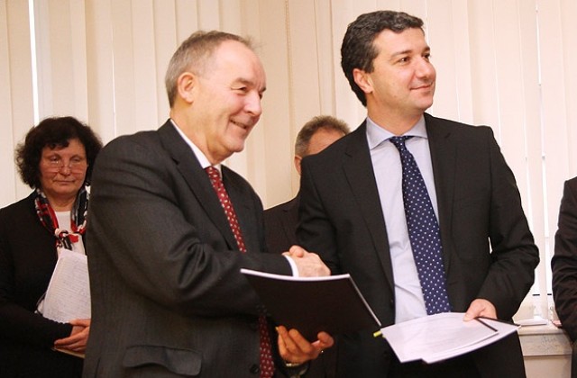 Водят се преговори за намаляване на цената на синьото гориво