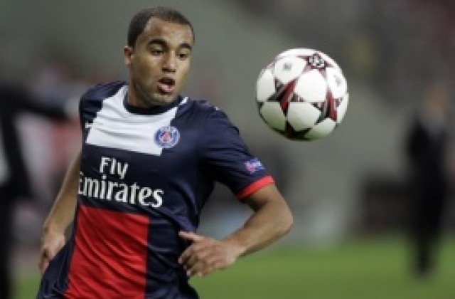 Агентът на Моура намекна, че Мойс може да сложи сър Алекс в малкия си джоб