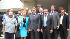 Манолова със съвет към Първанов Отидете и чуйте хората с