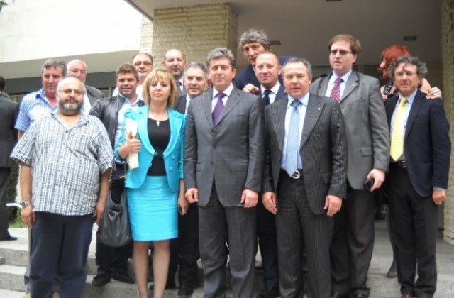 Манолова със съвет към Първанов: Отидете и чуйте хората с леви убеждения