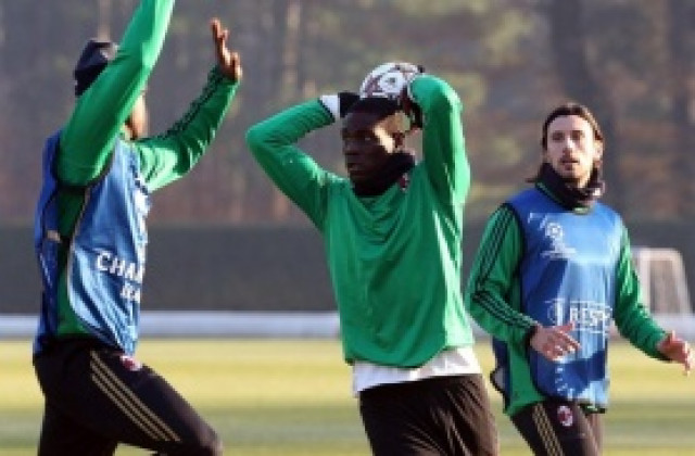 ВИДЕО: Балотели тренира футбол и бокс