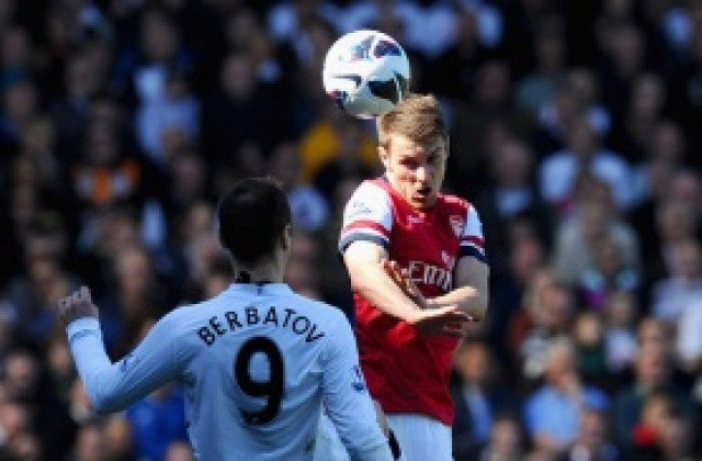 ВИДЕО: И Бербатов не успя да спре лидера Арсенал
