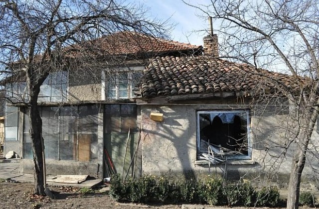 След пожар намериха труп на убит мъж в Разград