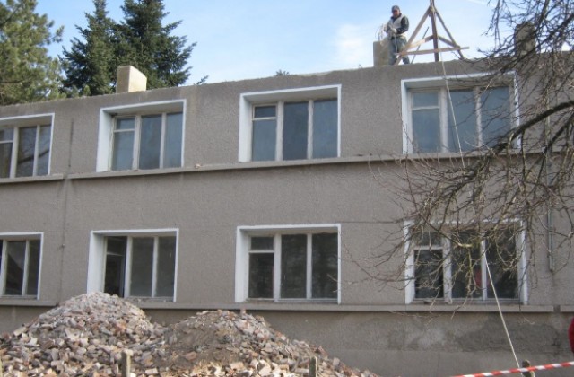 Започна строителството на социален център в тервелското село Коларци
