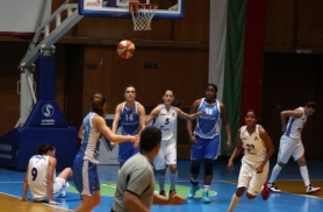 Дунав 8806 сдаде първото място на силен Левски