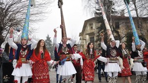 Разложки чауши гонят злото в Перник