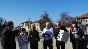 От ГЕРБ сбъднаха мечтата на близнаците Лора и Виктор да