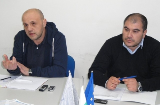 Искат оставката на министър Клисарова, ако е лъгала депутати за назначения в Габрово